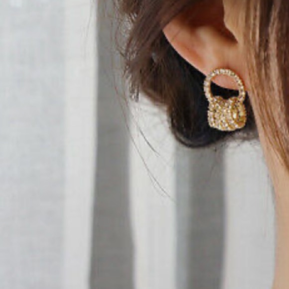 New 18k gold plated diamond earrings - Picture 3 of 4